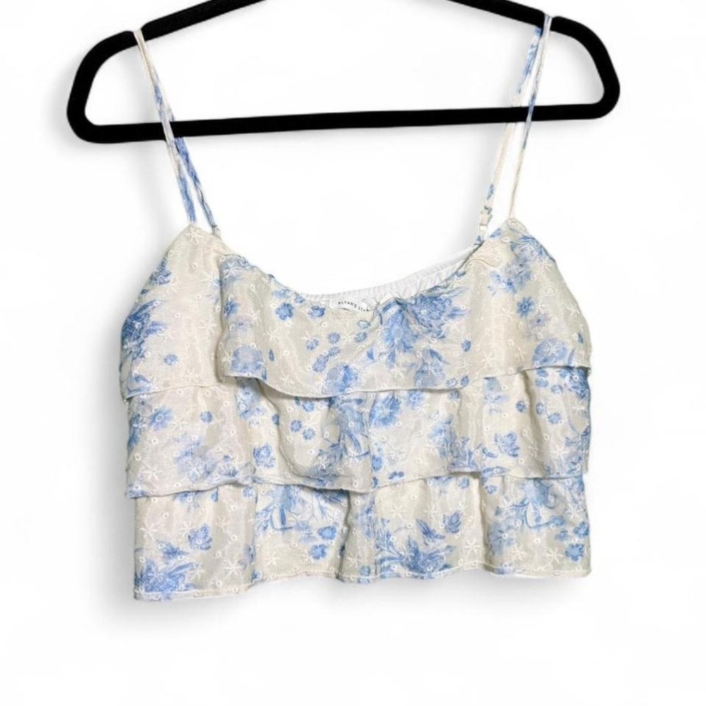 Altar'd State size‎ S blue floral ruffled crop top